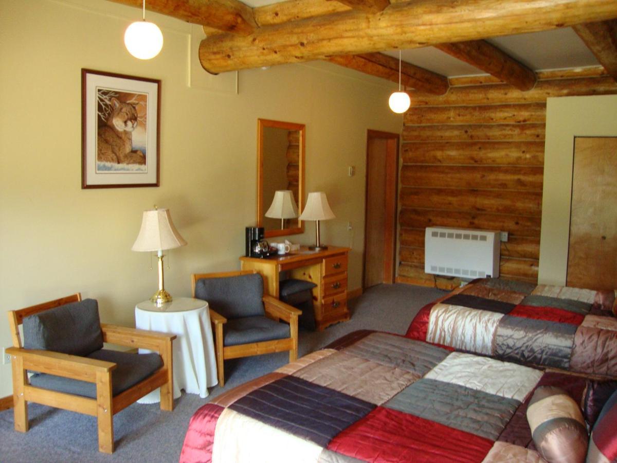 Helmcken Falls Lodge Cabin Rooms And Rv Park เคลียร์วอเตอร์ ภายนอก รูปภาพ