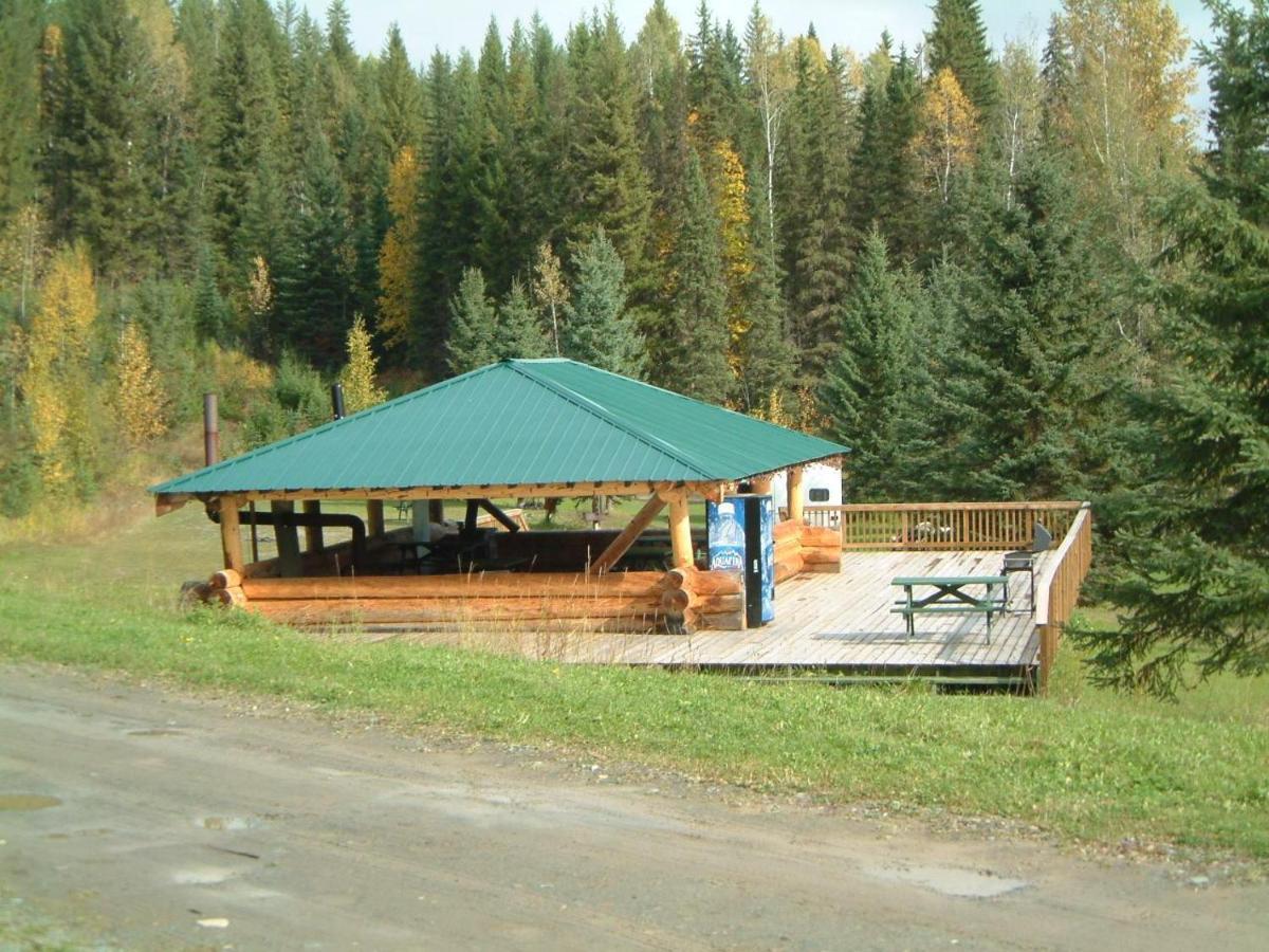 Helmcken Falls Lodge Cabin Rooms And Rv Park เคลียร์วอเตอร์ ภายนอก รูปภาพ