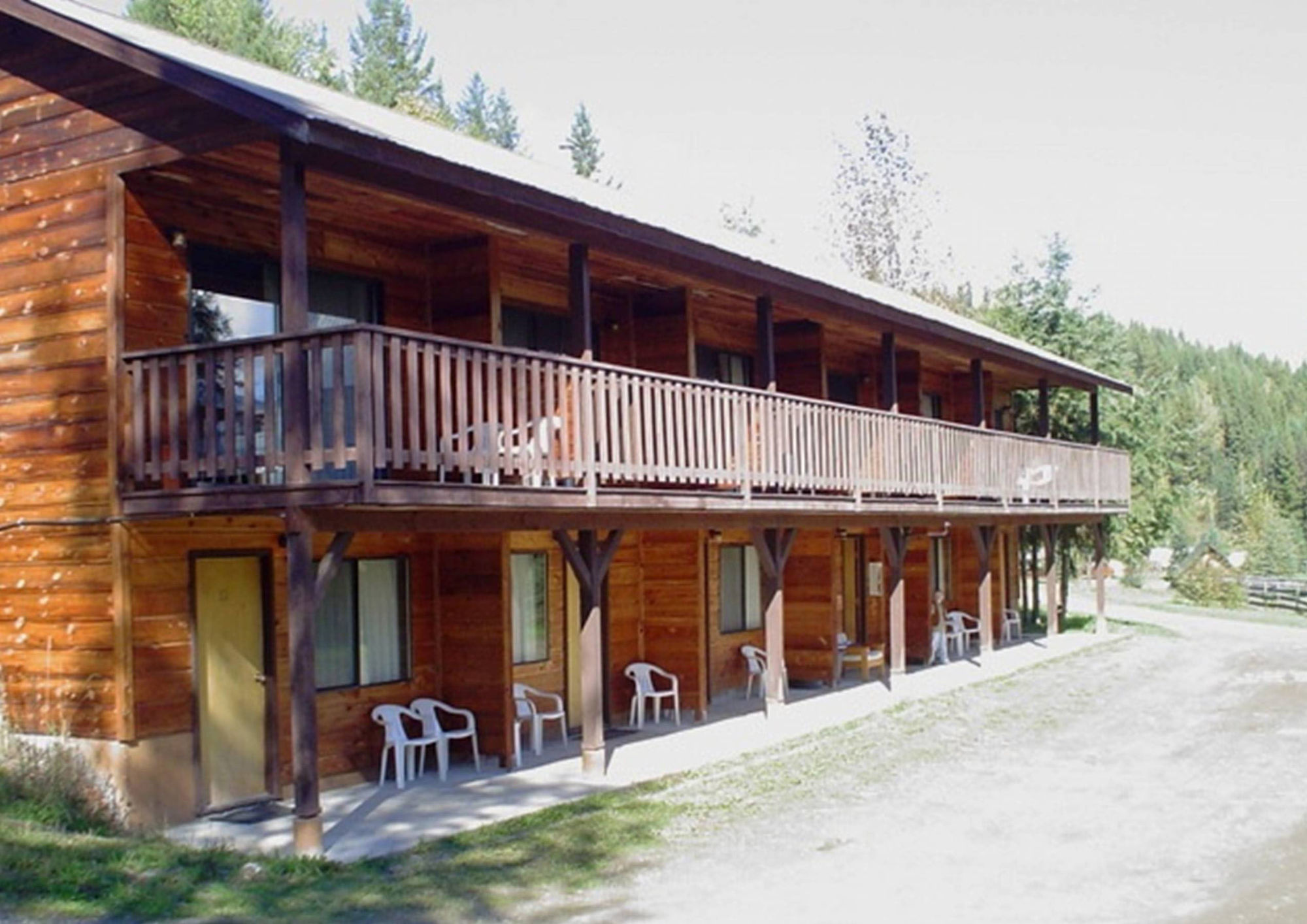 Helmcken Falls Lodge Cabin Rooms And Rv Park เคลียร์วอเตอร์ ภายนอก รูปภาพ